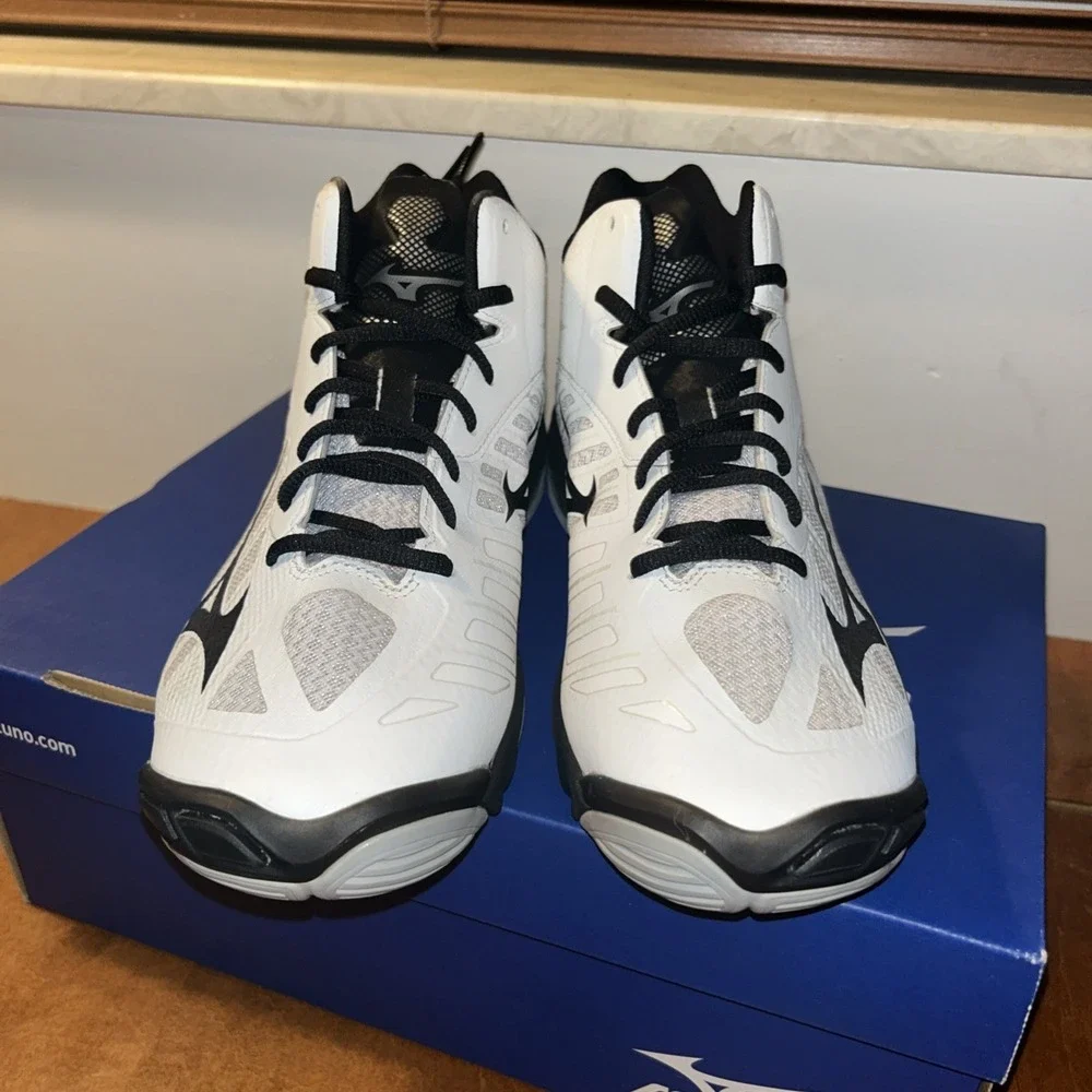 Mizuno volleyball shoes